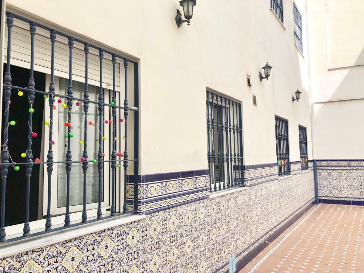 Serva La Bari Shared Apartment Seville Luaran gambar
