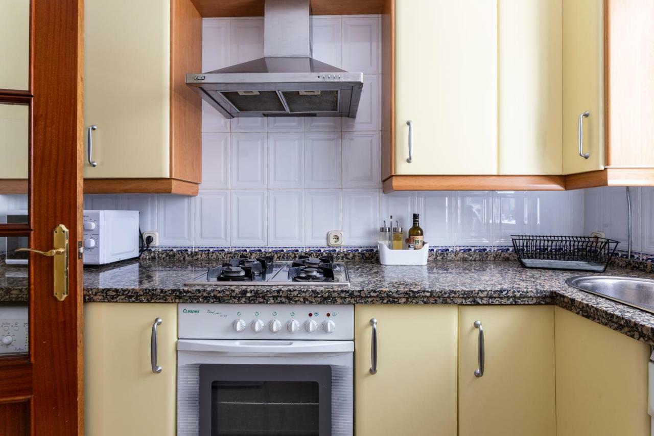Serva La Bari Shared Apartment Seville Luaran gambar